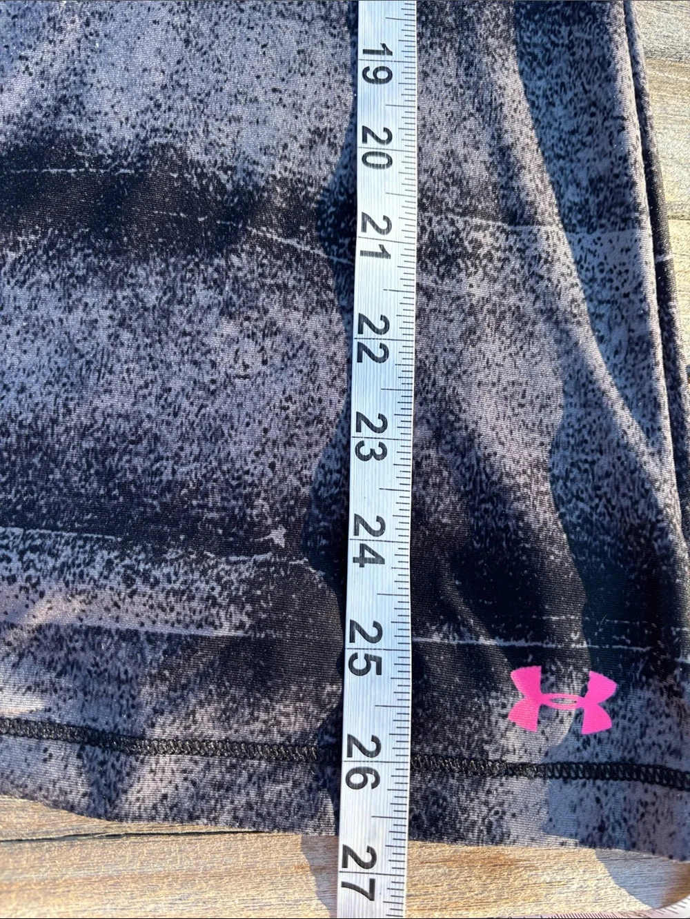 UNDER ARMOUR Pink/Black L Supergirl Heat Gear Performance Top (L-128) - Picture 8 of 9